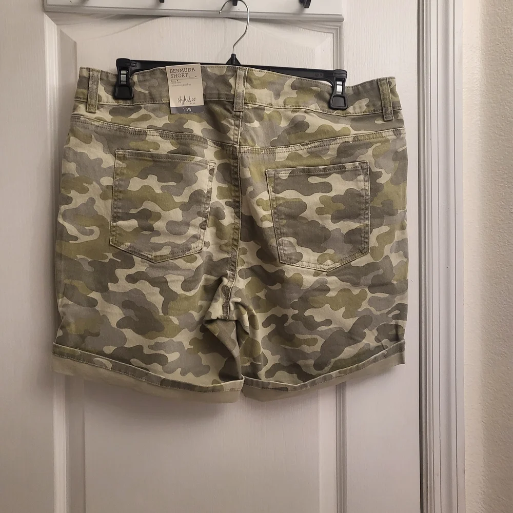Style & Co. Olive Camo Women's Cargo Shorts New With Tag - Picture 2 of 14